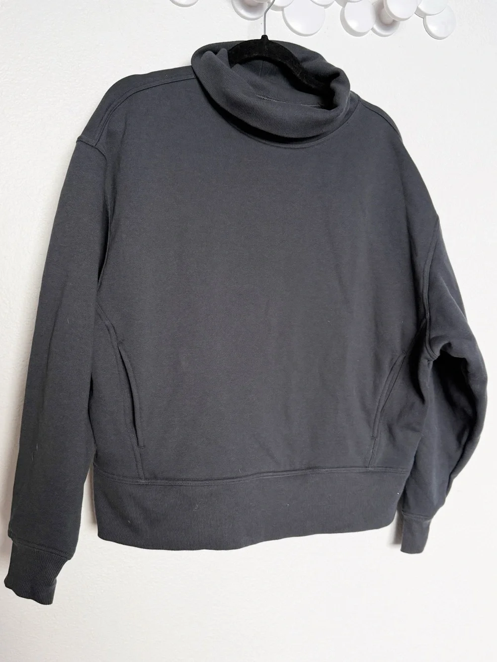 Alo Hazy Mock Neck Pullover Anthracite Oversized Sweatshirt Charcoal Gray